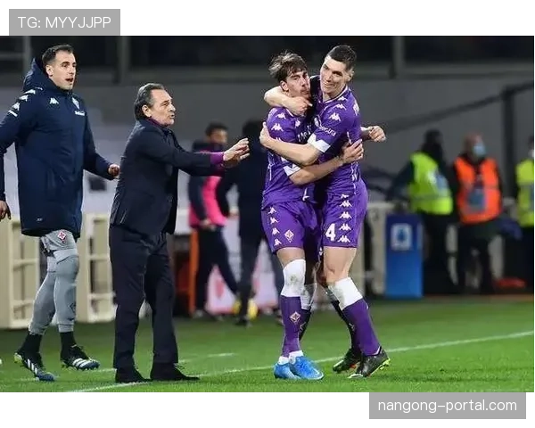 弗拉霍维奇：从紫百合锋霸到斑马支点的角色转变分析