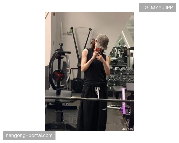 管晨辰凌晨三点还在健身房？普通人根本看不懂这节奏啊！