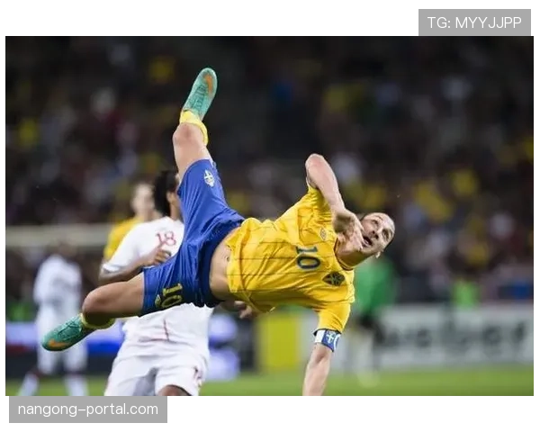 接管禁区高点压制后防 本赛季伊布较巅峰期更倚重对抗